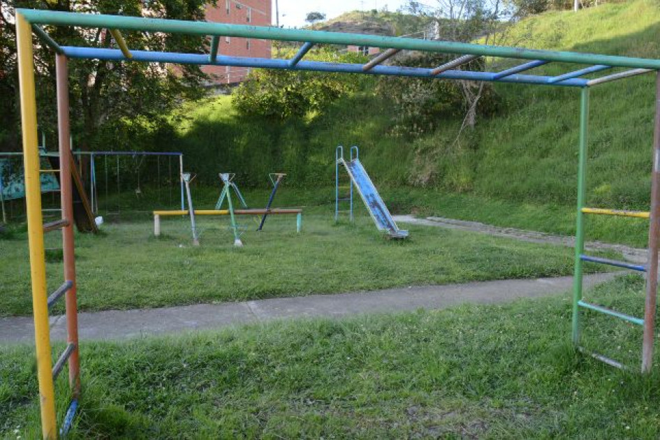 Aspecto de los juegos infantiles en el barrio Guamal. Aspecto de los juegos infantiles en el barrio Guamal.