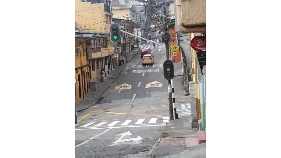Semáforo averiado en el barrio San Joaquín, para el que piden pronta reparación. Semáforo averiado en el barrio San Joaquín, para el que piden pronta reparación.