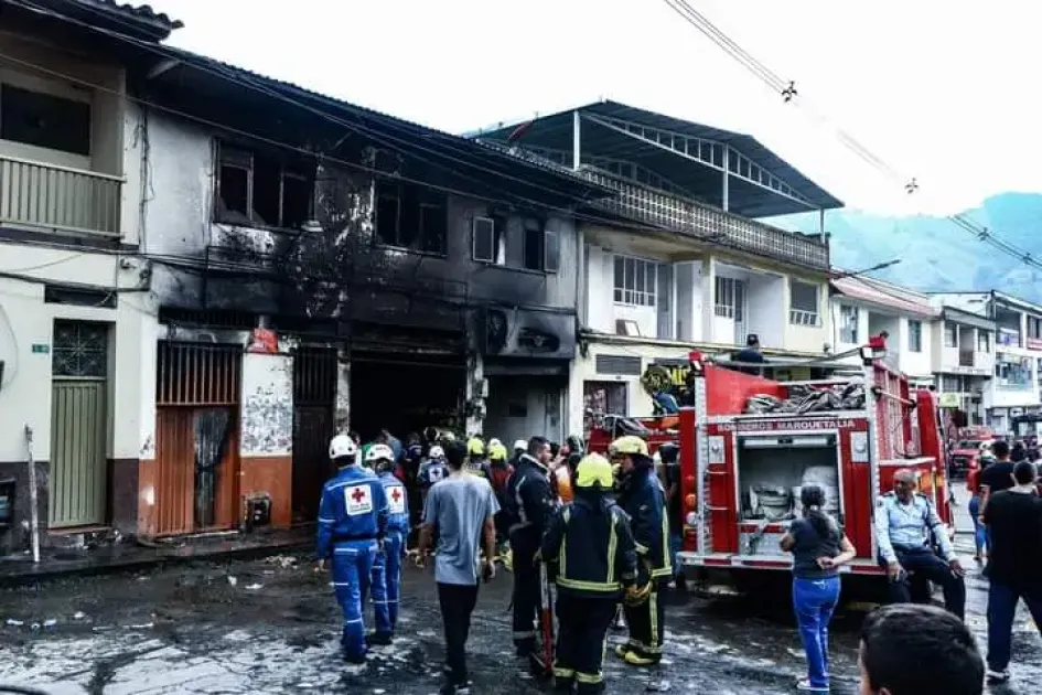Así quedaron las casas y locales de Manzanares tras el incendio. Así quedaron las casas y locales de Manzanares tras el incendio.