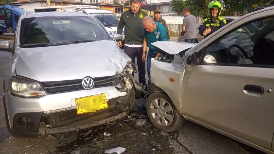 Un lesionado en choque de dos carros en Villamaría Un lesionado en choque de dos carros en Villamaría