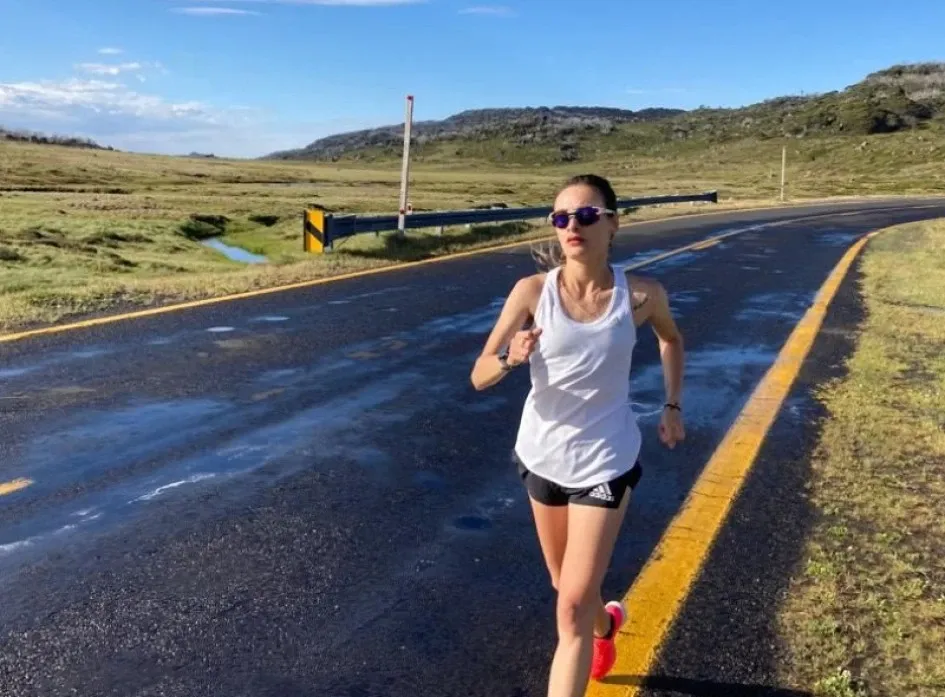 La atleta risaraldense, de padres caldenses, Sandra Lorena Arenas, en suelo australiano, en donde se prepara para hacer las marcas mínimas para el Mundial de Budapest (Hungría) y los Olímpicos. Atletismo colombiano
