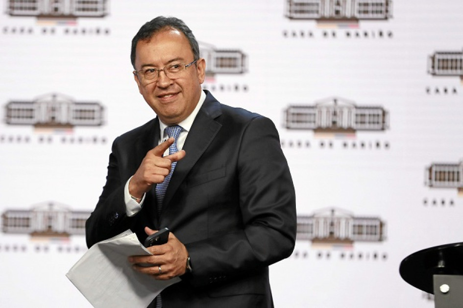 La Procuraduría anunció ayer una indagación preliminar en contra del ministro del Interior, Alfonso Prada, quien calificó como “cerco humanitario” la retención ilegal de los policías por parte de los manifestantes en Caquetá. La Procuraduría anunció ayer una indagación preliminar en contra del ministro del Interior, Alfonso Prada, quien calificó como “cerco humanitario” la retención ilegal de los policías por parte de los manifestantes en Caquetá.