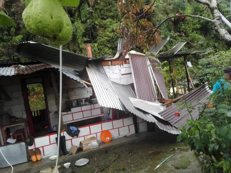 La casa en donde cayó el rayo y murió un hombre. 