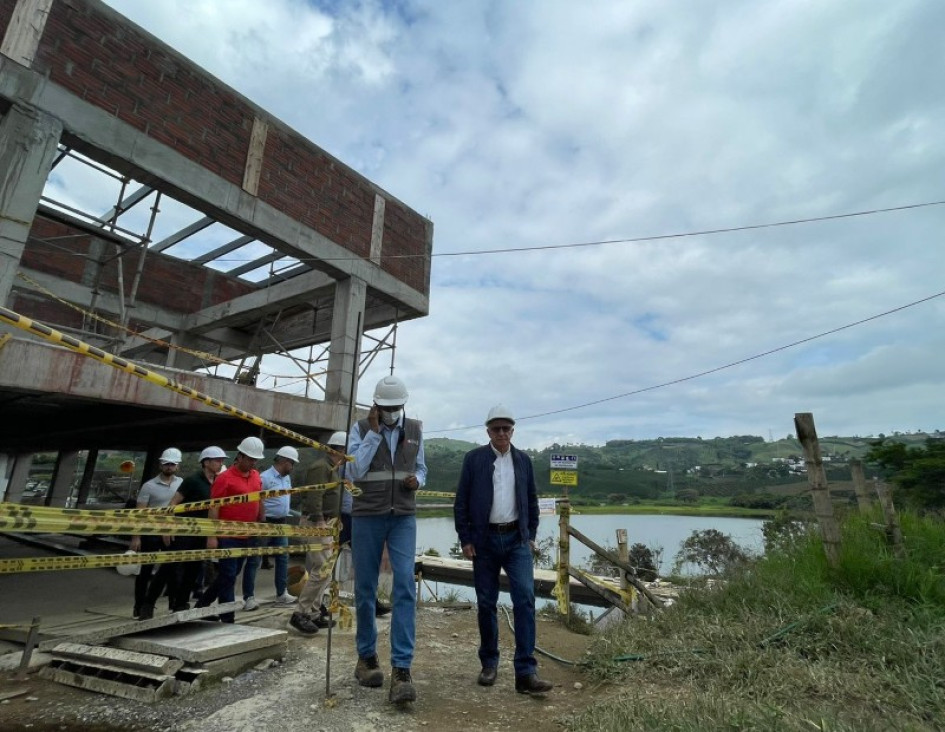 Baltazar Medina, Director de los Juegos Nacionales y Paranacionales, en el Centro Internacional de Aguas Abiertas en Chinchiná. Es la obra más adelantada de los Juegos, con el 70%. Baltazar Medina, Director de los Juegos Nacionales y Paranacionales, en el Centro Internacional de Aguas Abiertas en Chinchiná. Es la obra más adelantada de los Juegos, con el 70%.