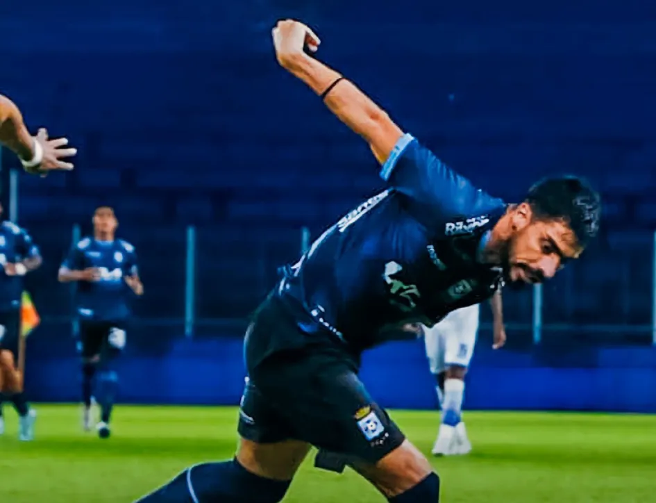 Final del 3er tiempo. Así escribió en su cuenta de Twitter el Blooming tras finalizar el partido. Final del 3er tiempo. Así escribió en su cuenta de Twitter el Blooming tras finalizar el partido.