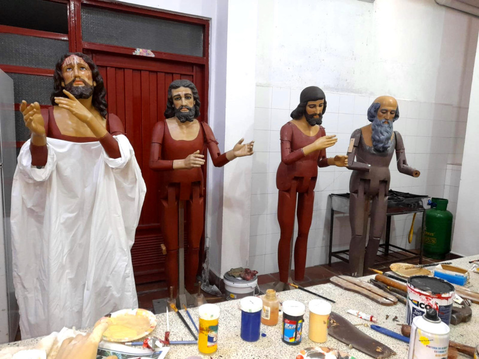 Así se ven las imágenes de la Semana Santa antes de las procesiones.