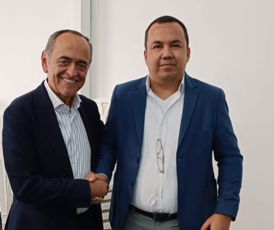 El administrador público Sergio Alexánder Abonce Trejos (derecha) aspira a la Alcaldía de Riosucio (Caldas) con el aval del partido Colombia Justa y Libres. El administrador público Sergio Alexánder Abonce Trejos (derecha) aspira a la Alcaldía de Riosucio (Caldas) con el aval del partido Colombia Justa y Libres.