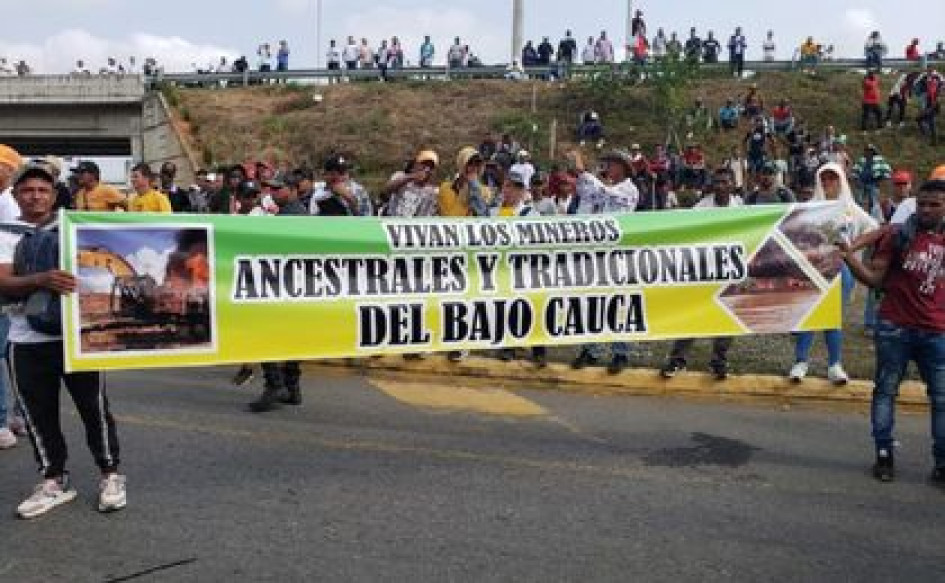 El paro de mineros en Antioquia completa ya una semana paralizando la región noroccidental de Colombia.
