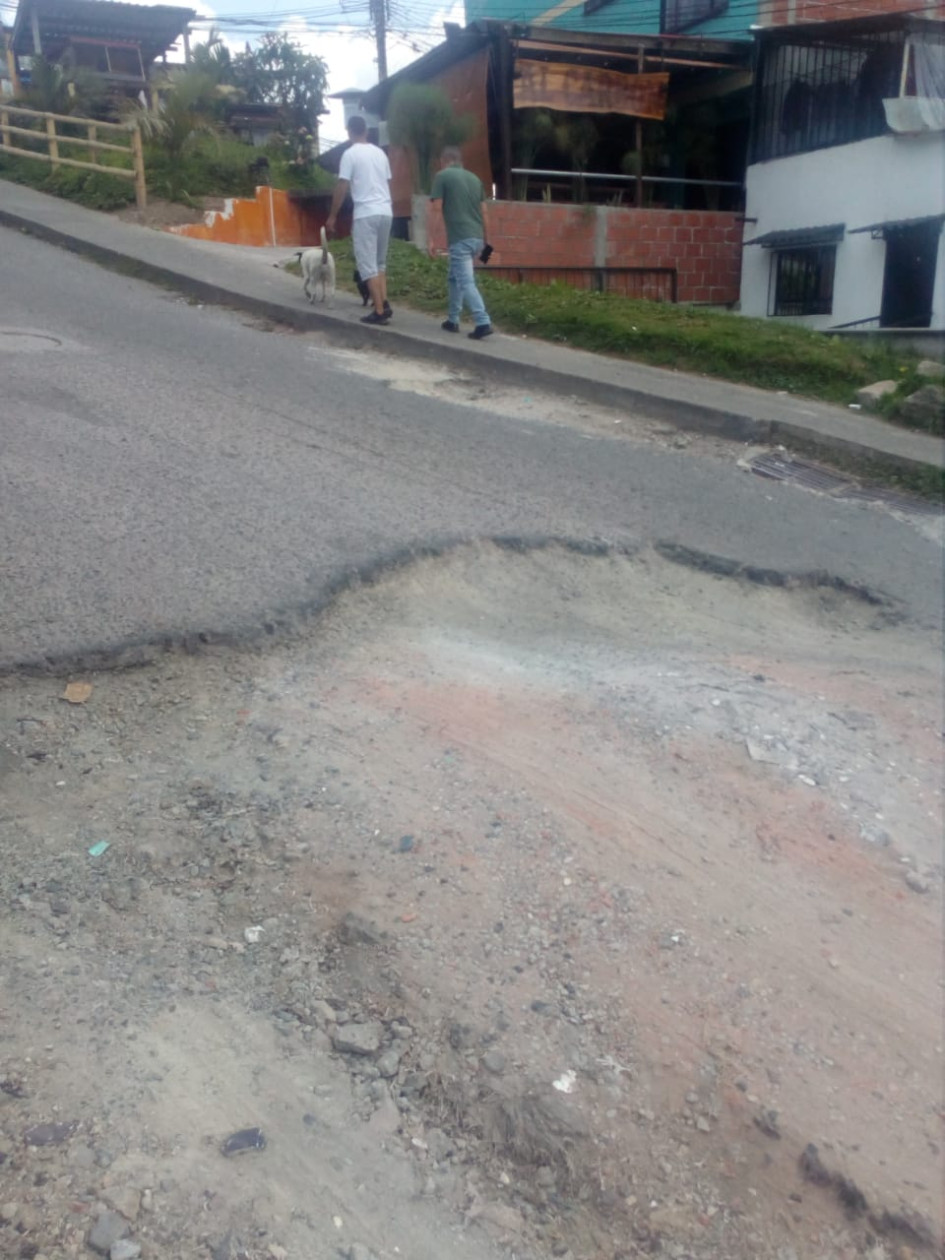 Foto|Cortesía|Q'HUBO La comunidad asegura que los vehículos de transporte público evitan transitar por la carrera 3F para no accidentarse. Foto|Cortesía|Q'HUBO La comunidad asegura que los vehículos de transporte público evitan transitar por la carrera 3F para no accidentarse.