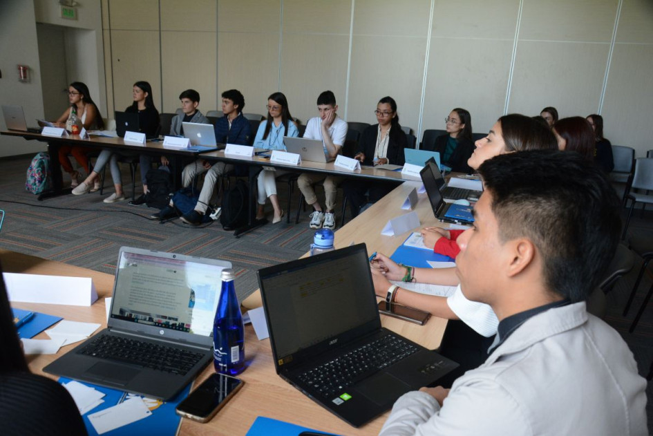 La actividad se desarrolló en cuatro aulas de la Universidad Autónoma de Manizales. La actividad se desarrolló en cuatro aulas de la Universidad Autónoma de Manizales.