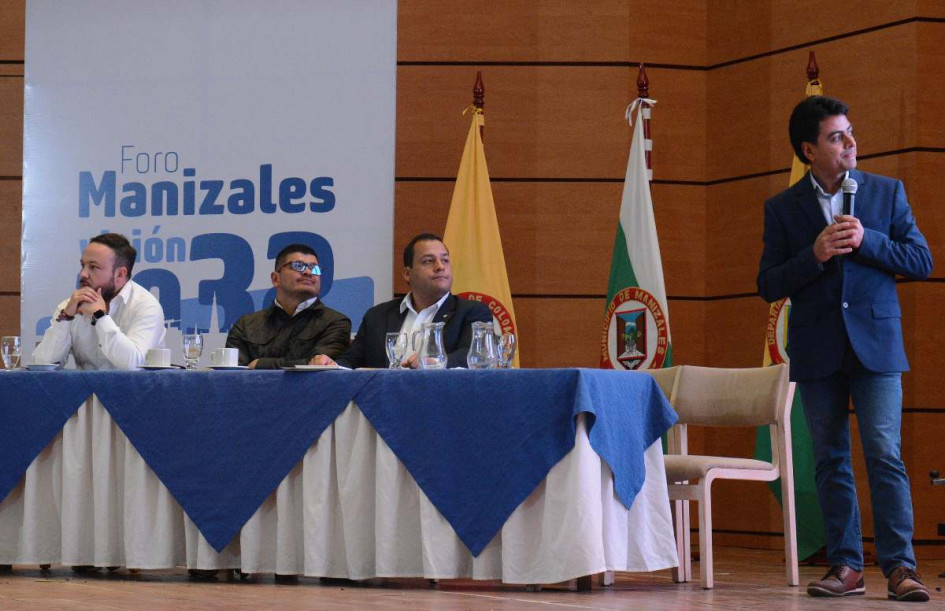 P1 Foto | Freddy Arango | LA PATRIA En la foto: Juan Marín, concejal del Partido de la U; César Díaz, concejal del Partido Liberal; Simón Ramírez, concejal del Partido Conservador; y Javier García, arquitecto y planificador urbano de la Universidad de Antioquia. Concejales en el foro Manizales Visión 2032. P1 Foto | Freddy Arango | LA PATRIA En la foto: Juan Marín, concejal del Partido de la U; César Díaz, concejal del Partido Liberal; Simón Ramírez, concejal del Partido Conservador; y Javier García, arquitecto y planificador urbano de la Universidad de Antioquia. Concejales en el foro Manizales Visión 2032.