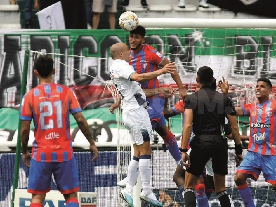 Andrés Felipe Correa, quien el sábado cumplió 100 partidos con el Once Caldas, es duda para el juego de mañana. El Blanco visita a La Equidad. Once Caldas
