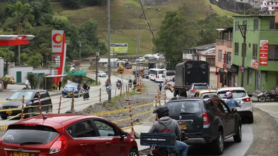 Así lucen las obras en el Intercambiador de Los Cedros. Así lucen las obras en Los Cedros.