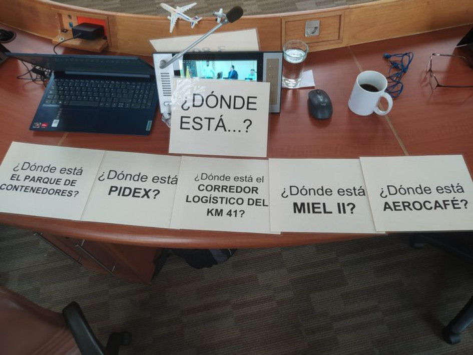 No valieron ni los carteles Foto|Tomada del Twitter @camilogaviriag|LA PATRIA No valieron ni los carteles Foto|Tomada del Twitter @camilogaviriag|LA PATRIA