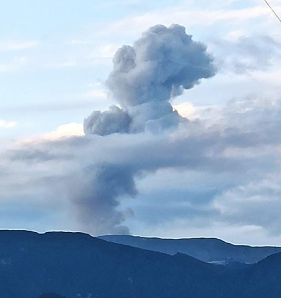 @jucehu tomó esta imagen del volcán Nevado del Ruiz desde San Marcel. @jucehu tomó esta imagen del volcán Nevado del Ruiz desde San Marcel.