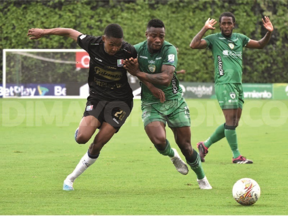 El manizaleño Alejandro García fue titular y lo sustituyeron en el final del primer tiempo. 