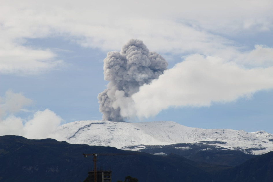 Augusto Patiño capturó el estado del Ruiz en la mañana de este viernes desde Manizales. Augusto Patiño capturó el estado del Ruiz en la mañana de este viernes desde Manizales.
