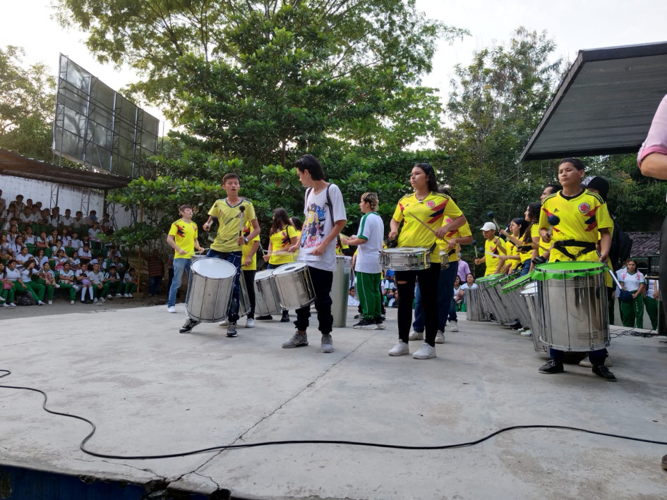 La Batucada rindió homenaje con una presentación musical. La Batucada rindió homenaje con una presentación musical.