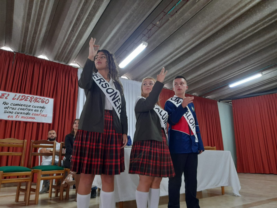 Paulina Morales Gómez, Manuela Vasco y Steveen Rendón durante la posesión del Gobierno. Paulina Morales Gómez, Manuela Vasco y Steveen Rendón durante la posesión del Gobierno.