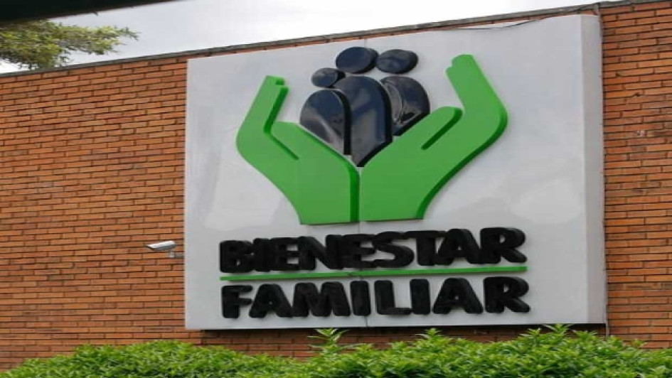 que-es-el-ICBF Pared de ladrillo con el logo del ICBF