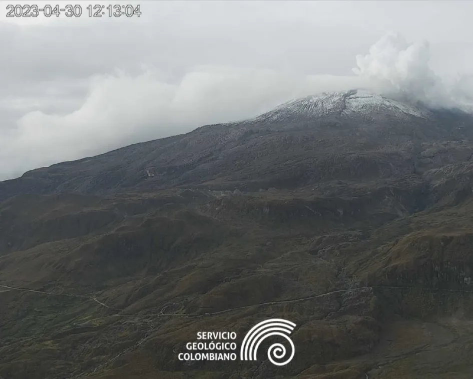 Así se observaba ayer el volcán Nevado del Ruiz, cuando se cumplió un mes del nivel de actividad naranja. Así se observaba ayer el volcán Nevado del Ruiz, cuando se cumplió un mes del nivel de actividad naranja.