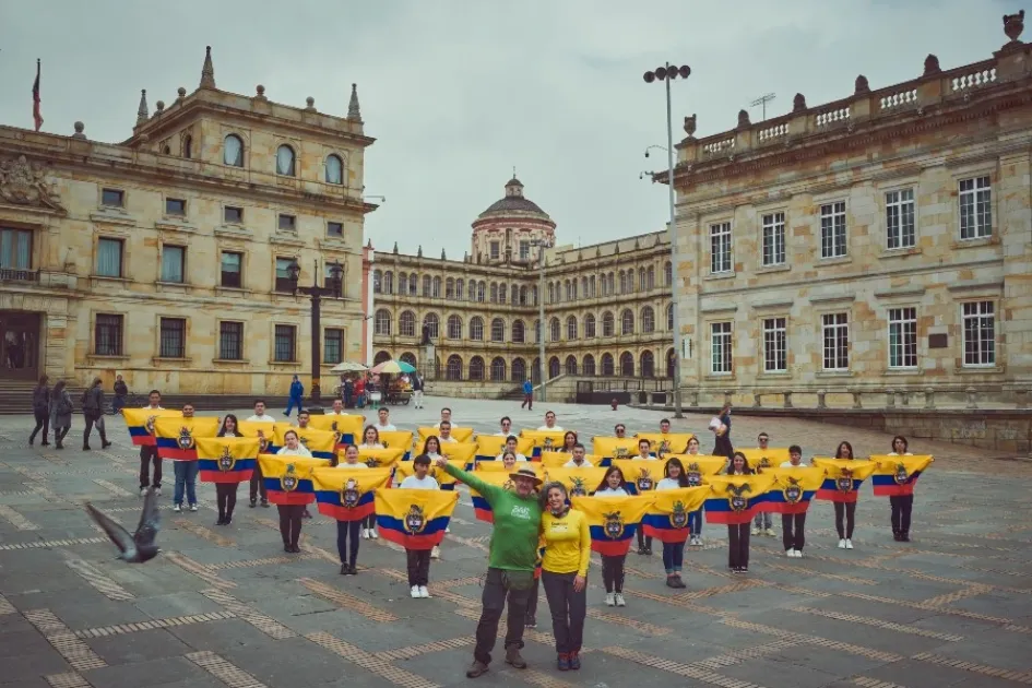 La presentación de la campaña Bioescuderos en la Plaza de Bolívar de Bogotá. La presentación de la campaña Bioescuderos en la Plaza de Bolívar de Bogotá.