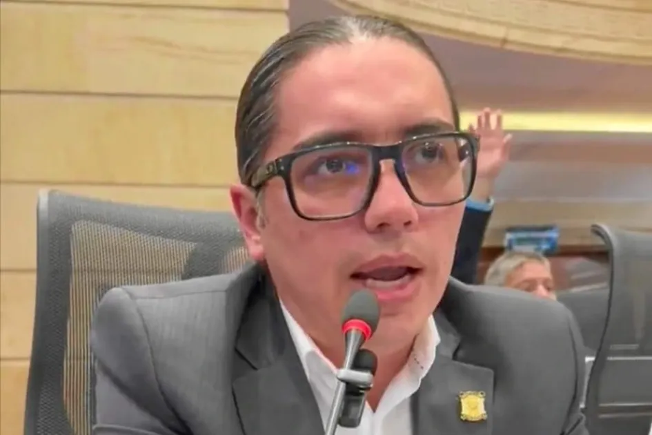 El representante a la Cámara Juan Sebastián Gómez propuso que la Contraloría audite las obras públicas en Manizales. La Comisión Primera lo aprobó. El representante a la Cámara Juan Sebastián Gómez propuso que la Contraloría audite las obras públicas en Manizales. La Comisión Primera lo aprobó.
