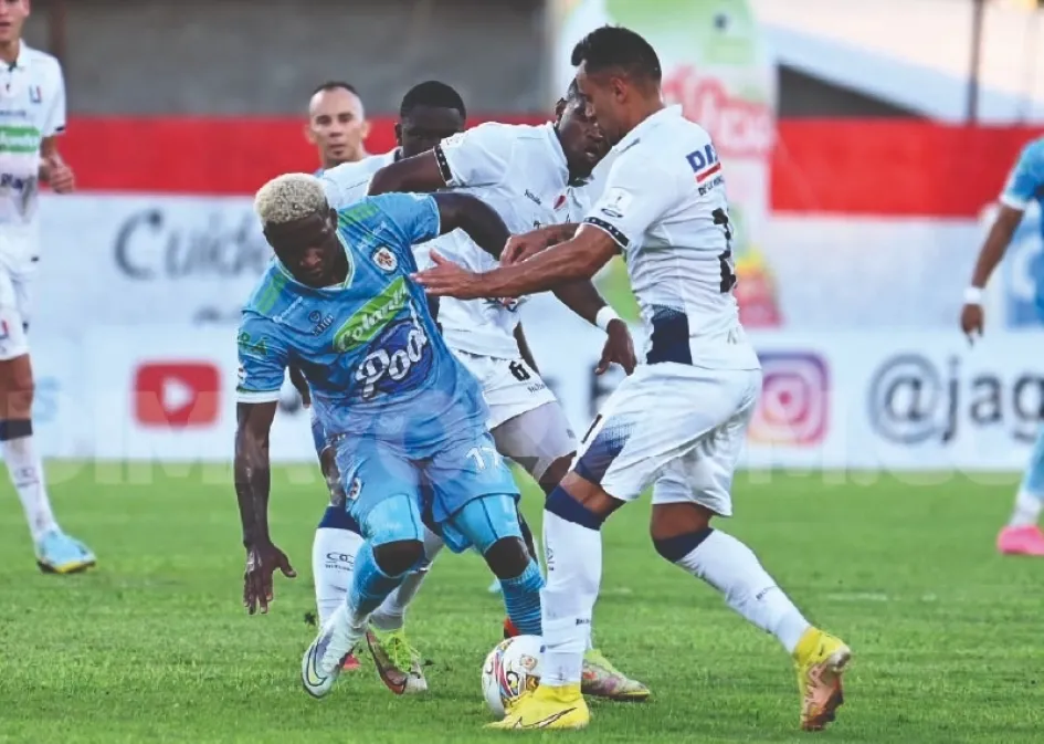 Marlon Piedrahíta se destacó por la banda derecha en el Once Caldas. Marlon Piedrahíta se destacó por la banda derecha en el Once Caldas.