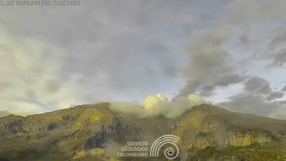 El volcán Nevado del Ruiz este miércoles visto desde el sector Piraña - Azufrado. El volcán Nevado del Ruiz este miércoles visto desde el sector Piraña - Azufrado.