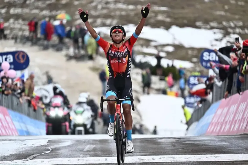 El colombiano Santiago Buitrago ganó la etapa de este viernes del Giro de Italia. El colombiano Santiago Buitrago ganó la etapa de este viernes del Giro de Italia.