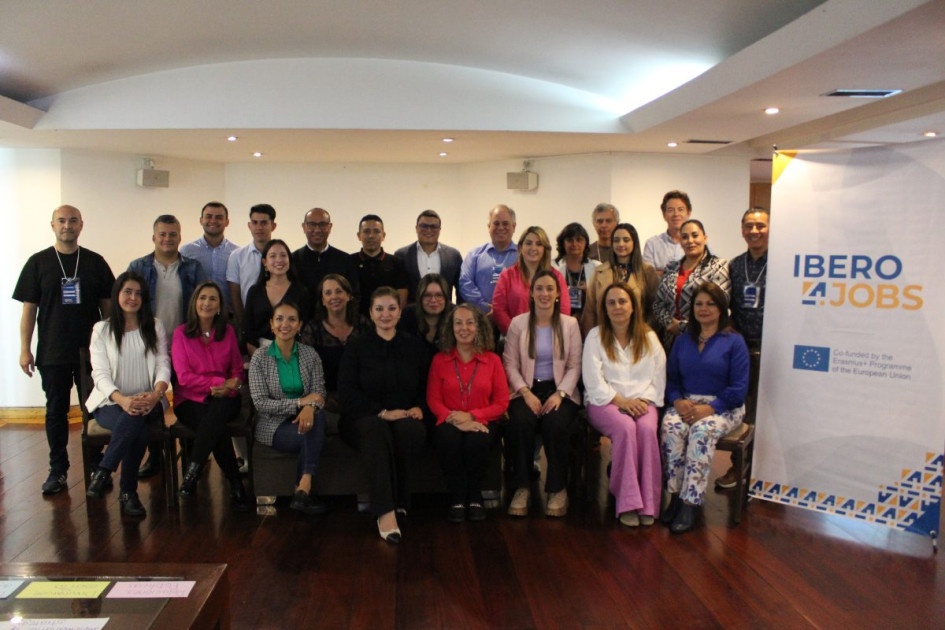 Los integrantes de Ibero4Jobs se reunieron durante la semana en Manizales para socializar el proyecto. Los integrantes de Ibero4Jobs se reunieron durante la semana en Manizales para socializar el proyecto.