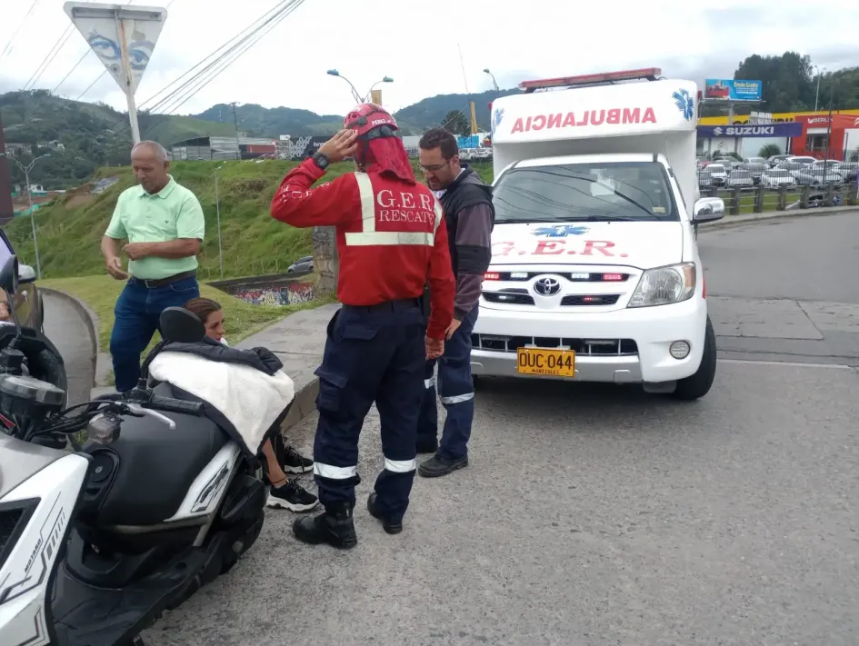 Accidente en la glorieta de San Rafael, Manizales. Accidente en la glorieta de San Rafael, Manizales.