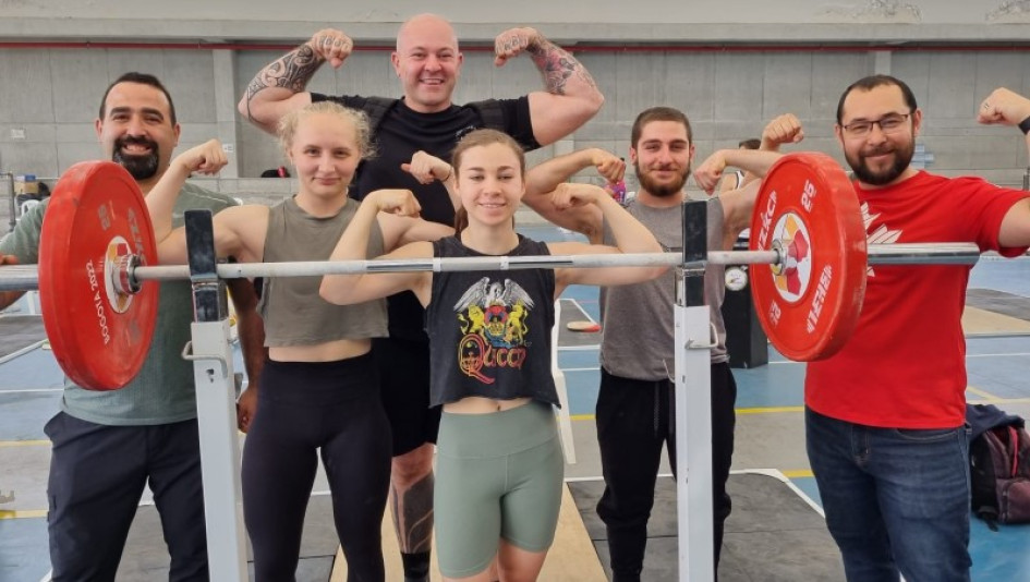 Parte del equipo canadiense que llegó a la ciudad para participar en el Panamericano Sub-20 de este deporte. Parte del equipo canadiense que llegó a la ciudad para participar en el Panamericano Sub-20 de este deporte.