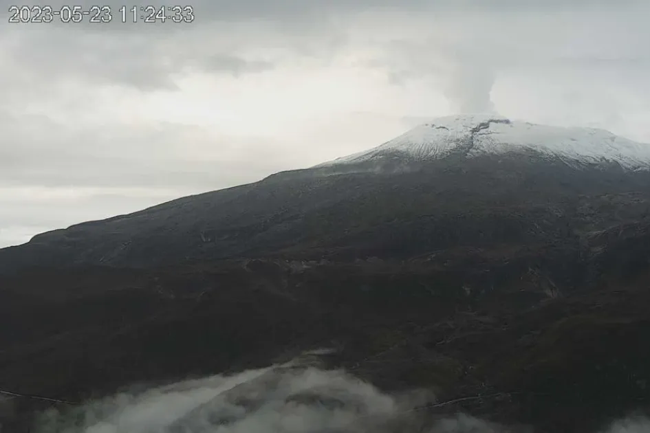Volcán Nevado del Ruiz este martes, 23 de mayo, visto desde el cerro Gualí. Volcán Nevado del Ruiz este martes, 23 de mayo, visto desde el cerro Gualí.