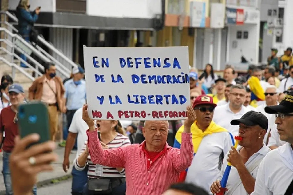 Oposición saldrá a manifestarse contra las reformas y escándalos del Gobierno Petro Oposición saldrá a manifestarse contra las reformas y escándalos del Gobierno Petro