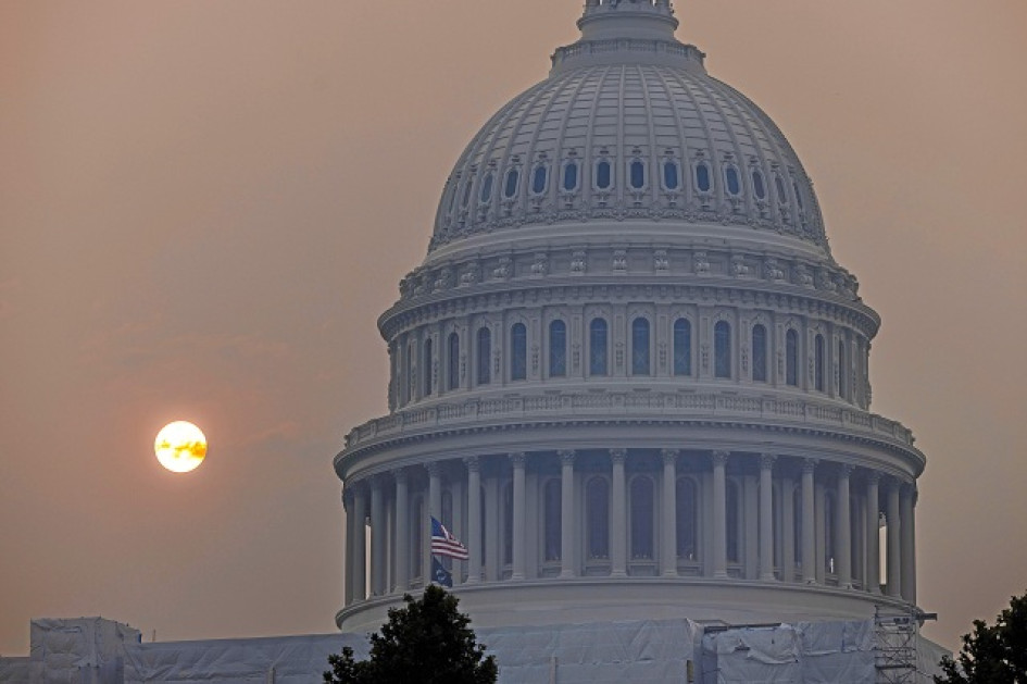 El humo de los incendios de Canadá llena de neblina el memorial de Iwo Jima, en Arlington, Virginia, (Estados Unidos). El humo de los incendios de Canadá llena de neblina el memorial de Iwo Jima, en Arlington, Virginia, (Estados Unidos).
