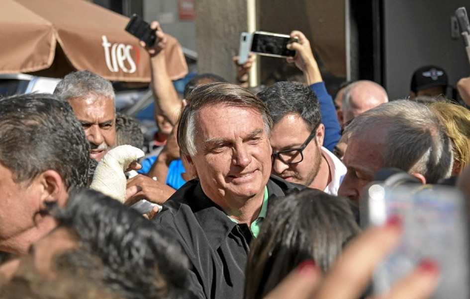 Jair Bolsonaro realizó una rueda de prensa en Belo Horizonte, en donde lo acompañaron sus seguidores. Jair Bolsonaro realizó una rueda de prensa en Belo Horizonte, en donde lo acompañaron sus seguidores.