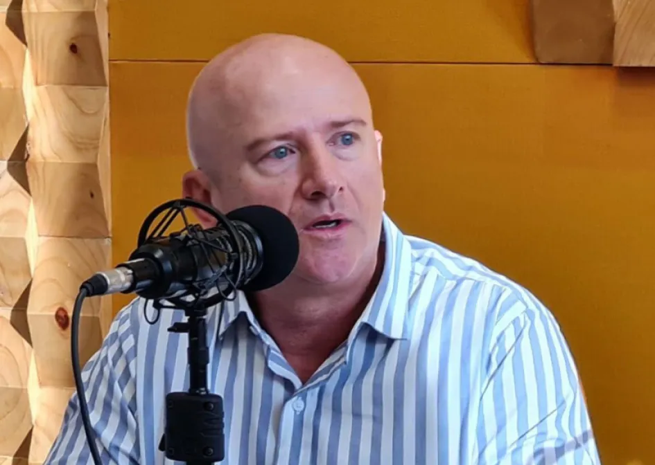 Martín Emilio Ramírez Cardona es licenciado en Educación Física, especializado en Gerencia Social y en Alta Gerencia.