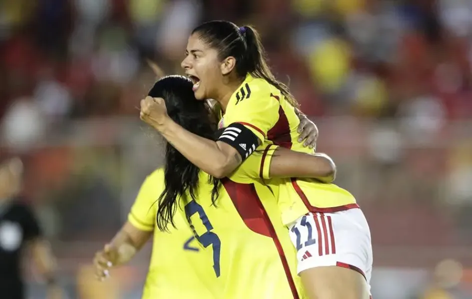 Catalina Usme de Colombia celebra un gol hoy, durante un partido amistoso ante Panamá. Catalina Usme de Colombia celebra un gol hoy, durante un partido amistoso ante Panamá.