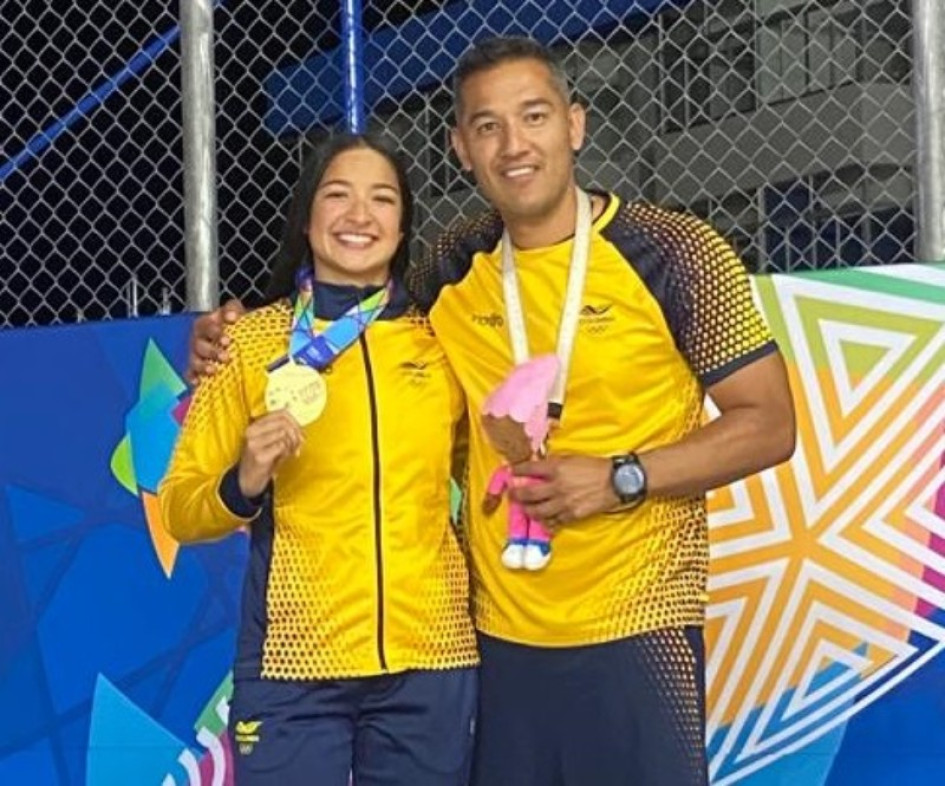 Stefanía Gómez y César Delgado, en el podio de los Juegos Centroamericanos y del Caribe en El Salvador. Juegos Nacionales del 2023