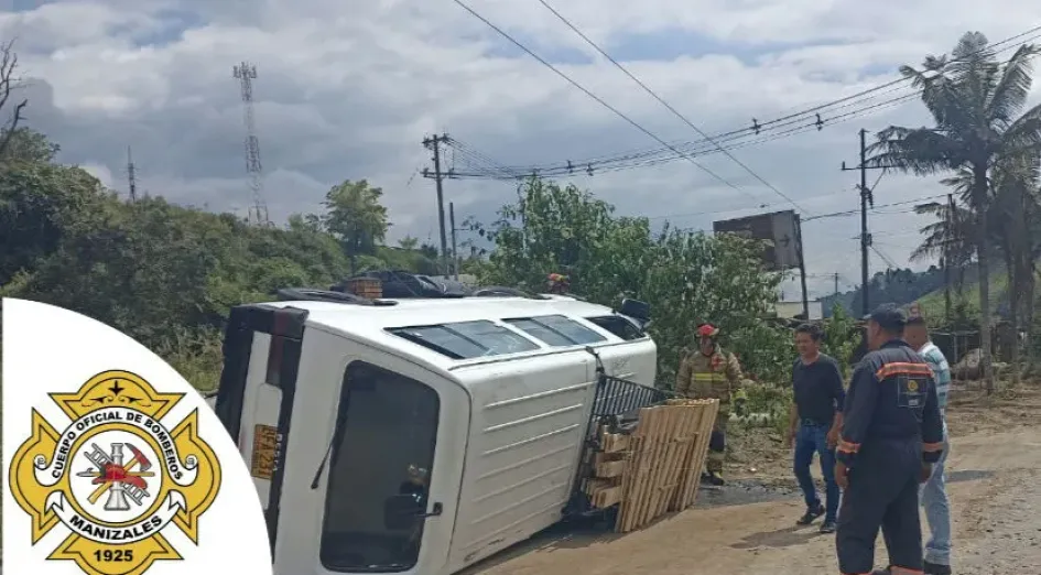 El vehículo que se volcó en la vía a Maltería, cerca de la Industria Licorera de Caldas. El vehículo que se volcó en la vía a Maltería, cerca de la Industria Licorera de Caldas.
