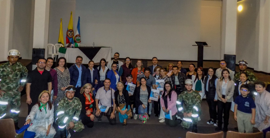 La Dirección de Asuntos Religiosos del Ministerio del Interior convocó a líderes religiosos, universidades y entes administrativos y de control en el Teatro Municipal 19 de Octubre, de Villamaría (Caldas), para crear la Red Humanitaria Interreligiosa para la Atención de Crisis. La Dirección de Asuntos Religiosos del Ministerio del Interior convocó a líderes religiosos, universidades y entes administrativos y de control en el Teatro Municipal 19 de Octubre, de Villamaría (Caldas), para crear la Red Humanitaria Interreligiosa para la Atención de Crisis.