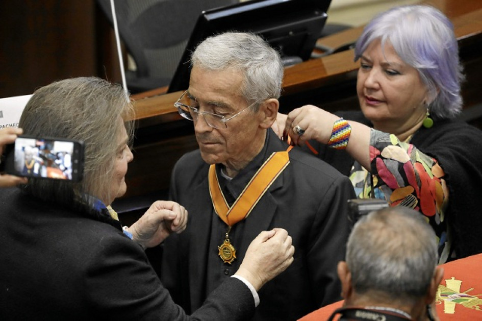 El padre Francisco de Roux recibió la Orden del Congreso junto a dos comisionados más. El padre Francisco de Roux recibió la Orden del Congreso junto a dos comisionados más.