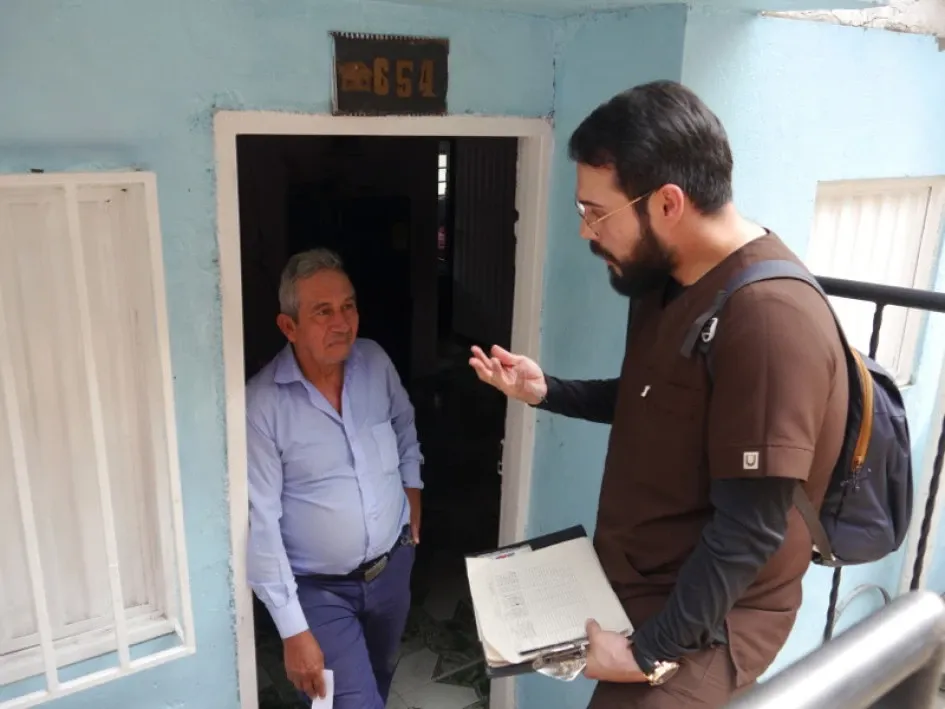 Controlar las patologías propias de los adultos mayores, una actividad implementada por el personal de la estrategia Atención Primaria en Salud (APS). Controlar las patologías propias de los adultos mayores, una actividad implementada por el personal de la estrategia Atención Primaria en Salud (APS).