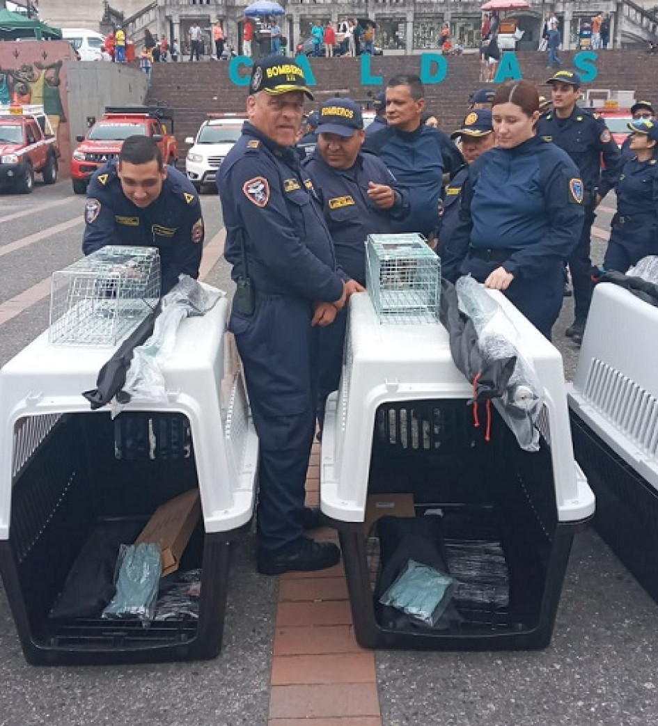 El comandante de Bomberos de Villamaría, capitán Jairo Alarcón, se integró con sus colegas de otros municipios en el encuentro departamental de cuerpos que hubo en Manizales.