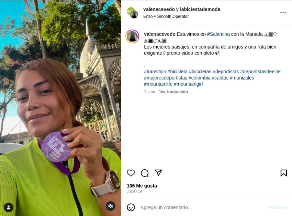 Captura de pantalla de la publicación que la primera gestora social de Manizales, Valentina Acevedo, hizo en sus redes sociales, por la cual la Corporación Cívica de Caldas le hace un llamado de atención. En la foto se la aprecia sosteniendo un botón distintivo de la campaña política de David Islem Ramírez, candidato a la Gobernación de Caldas. Captura de pantalla de la publicación que la primera gestora social de Manizales, Valentina Acevedo, hizo en sus redes sociales, por la cual la Corporación Cívica de Caldas le hace un llamado de atención. En la foto se la aprecia sosteniendo un botón distintivo de la campaña política de David Islem Ramírez, candidato a la Gobernación de Caldas.