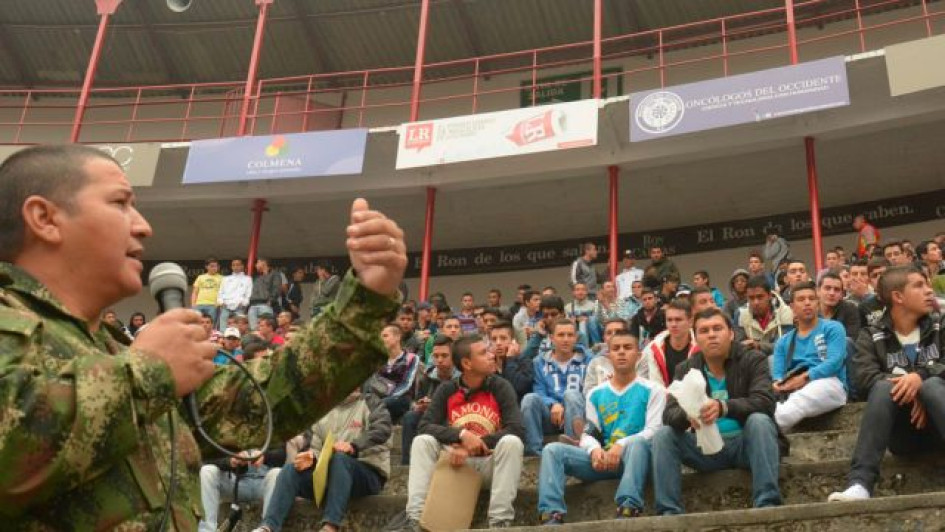 Cómo-saber-si-soy-remiso Militar se dirige a jóvenes definiendo su situación militar.