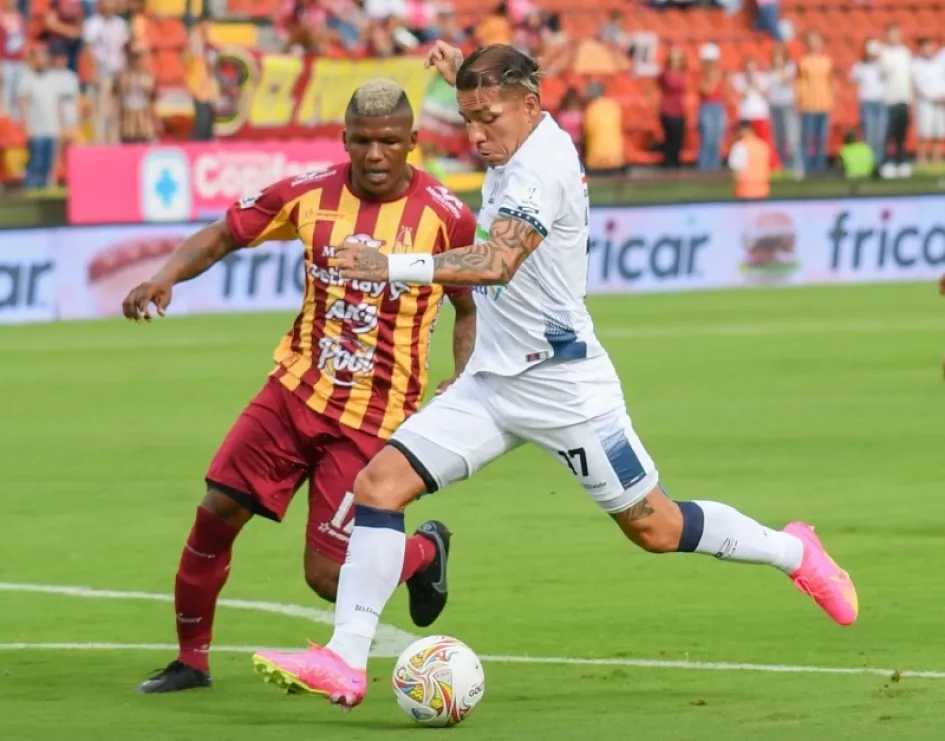 Dayro Moreno se vio anulado por la defensa del Tolima tuvo pocas opciones de cara al arco. Dayro Moreno se vio anulado por la defensa del Tolima tuvo pocas opciones de cara al arco.