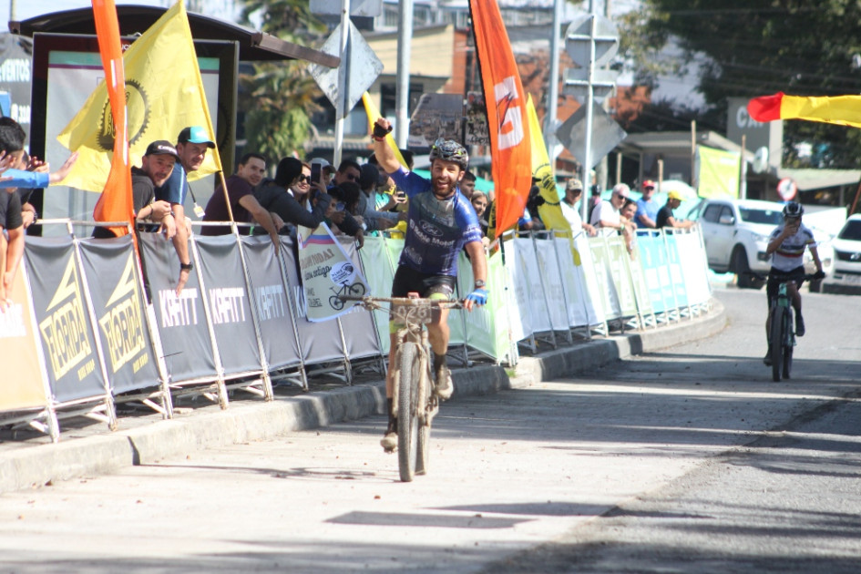 El pedalista caldense Yeison Rincón ganó este viernes la quinta y última etapa de la clásica ciclística. El pedalista caldense ganó este viernes la quinta y última etapa de la clásica ciclística.El pedalista caldense Yeison Rincón ganó este viernes la quinta y última etapa de la clásica ciclística.
