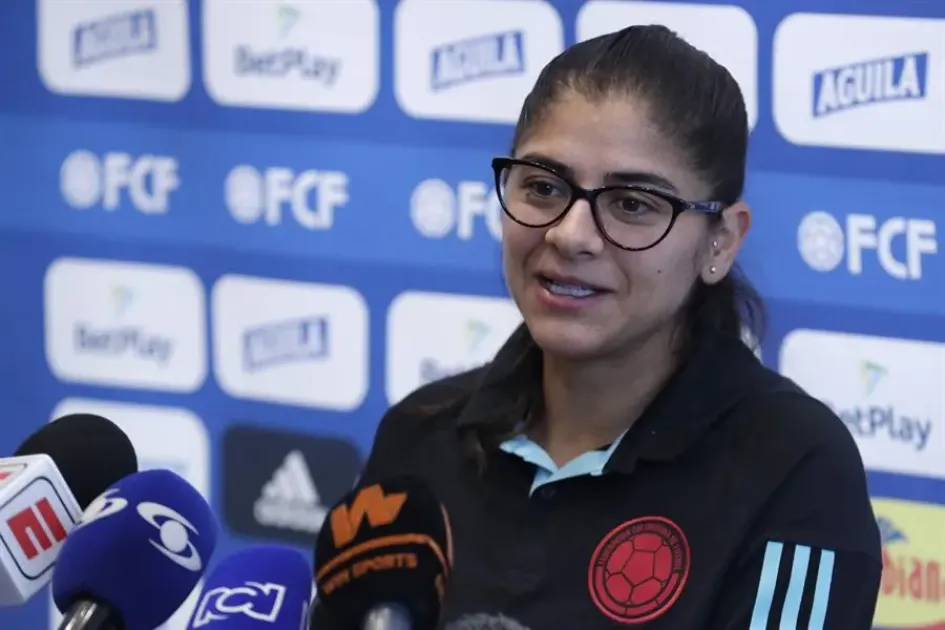 La futbolista colombiana Catalina Usme La futbolista colombiana Catalina Usme habla durante una rueda de prensa hoy, en Bogotá (Colombia).